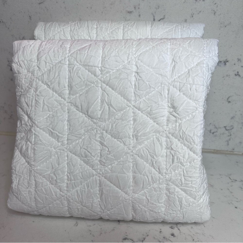 LEVTEX  HOME Rowan Set 2 Euro Charms White 26X26 in